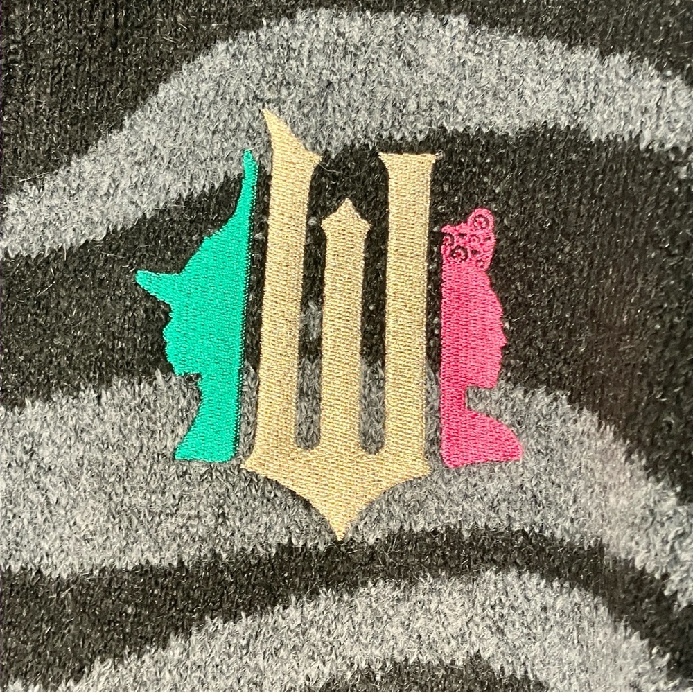 Wicked Movie Women’s cardigan sweater black & gray stripe XXS or small - Picture 10 of 17